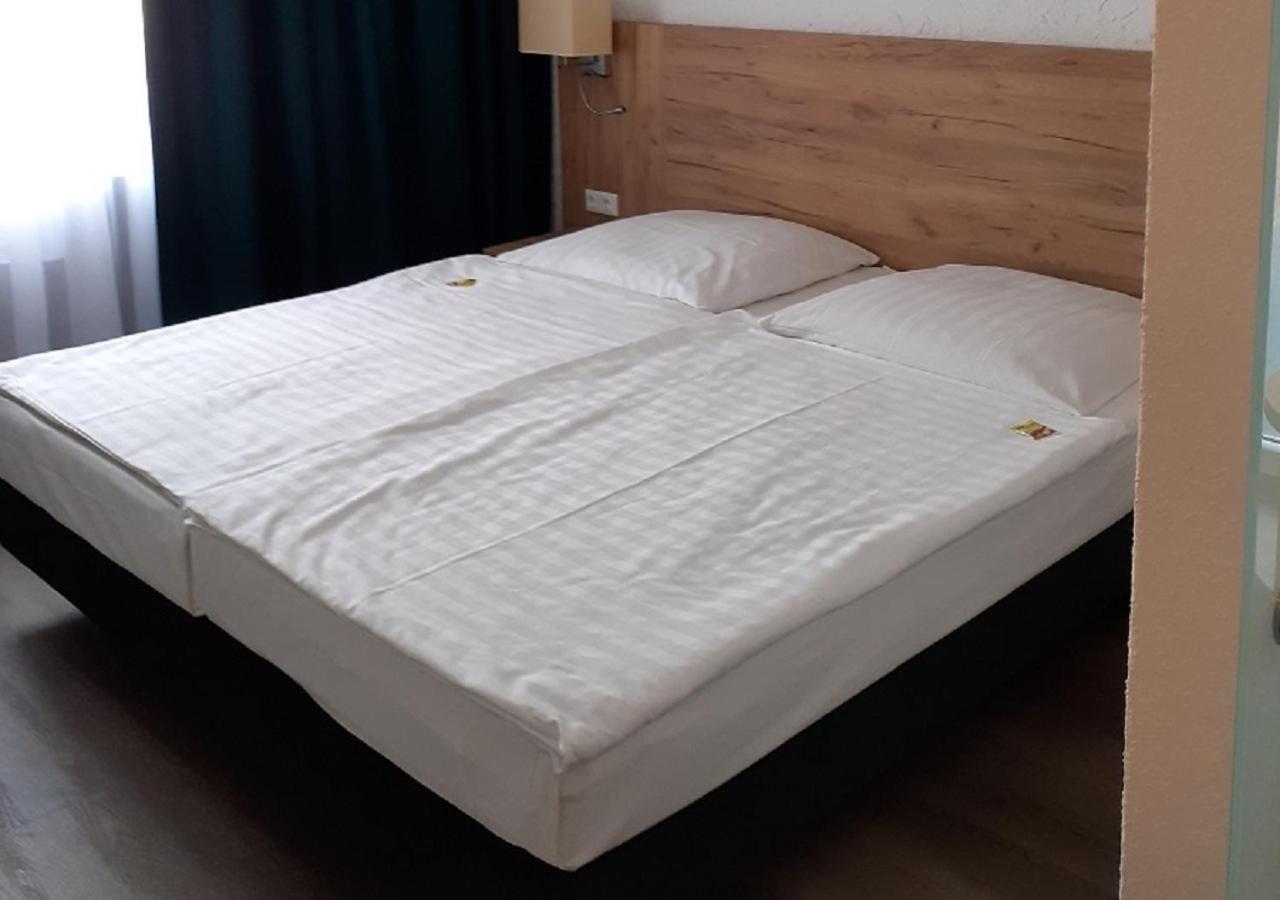 Land-Gut-Hotel Zum Alten Forsthaus - Aufladestation Fuer Elektroautos Hürtgenwald المظهر الخارجي الصورة