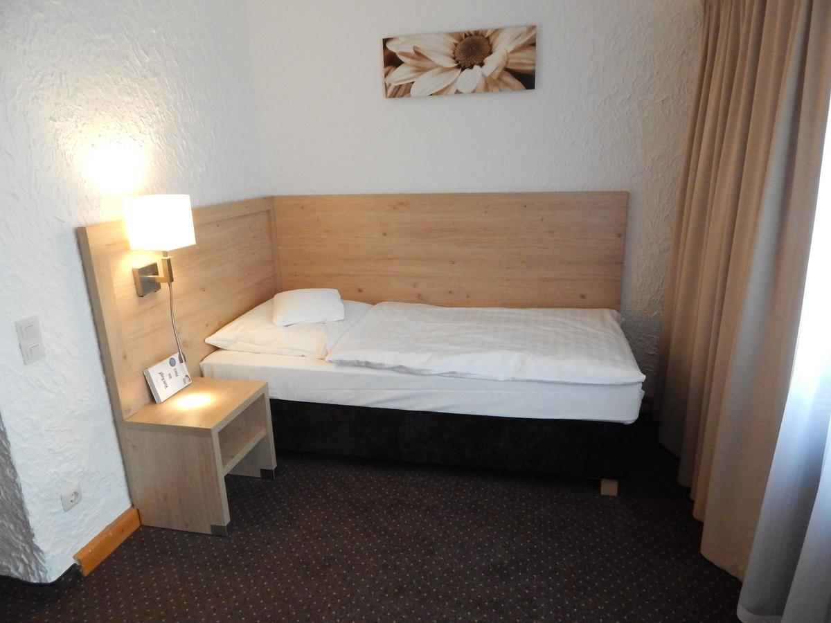 Land-Gut-Hotel Zum Alten Forsthaus - Aufladestation Fuer Elektroautos Hürtgenwald المظهر الخارجي الصورة
