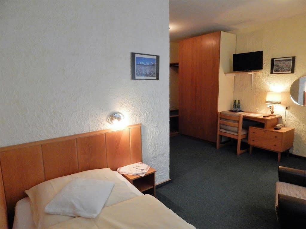 Land-Gut-Hotel Zum Alten Forsthaus - Aufladestation Fuer Elektroautos Hürtgenwald المظهر الخارجي الصورة
