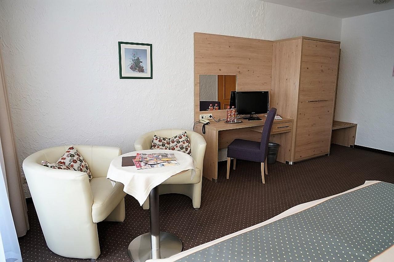 Land-Gut-Hotel Zum Alten Forsthaus - Aufladestation Fuer Elektroautos Hürtgenwald المظهر الخارجي الصورة