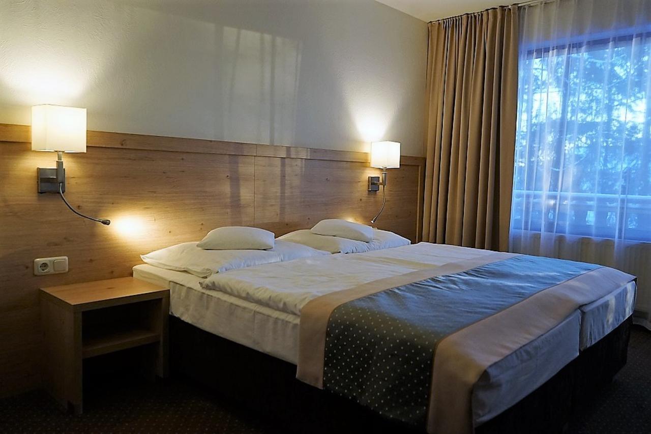 Land-Gut-Hotel Zum Alten Forsthaus - Aufladestation Fuer Elektroautos Hürtgenwald المظهر الخارجي الصورة