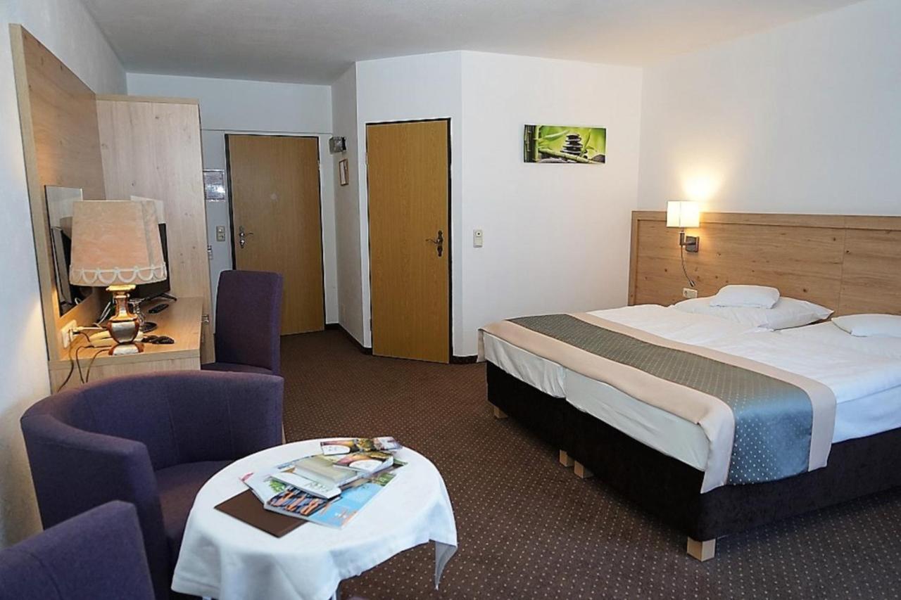 Land-Gut-Hotel Zum Alten Forsthaus - Aufladestation Fuer Elektroautos Hürtgenwald المظهر الخارجي الصورة